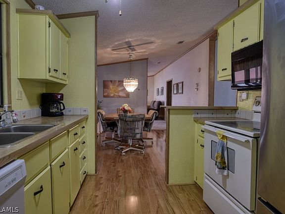 5th image of 3146 Longview Dr #E