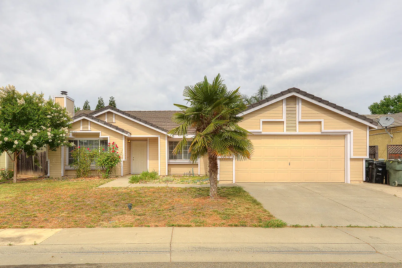 8600 New Island Way photo 1