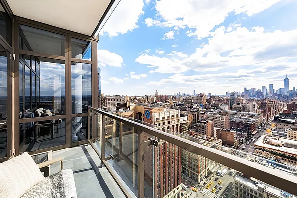 Sold by Compass | media 5