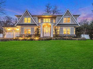 270 Revere Rd, Roslyn Heights, NY 11577