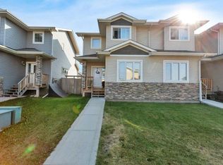 3 N Ross Close, Sylvan Lake, AB T4S 0K4