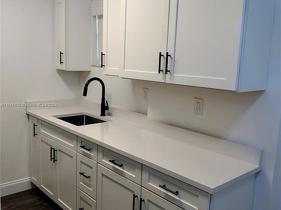 4th image of 600 NW 32nd Pl APT 212