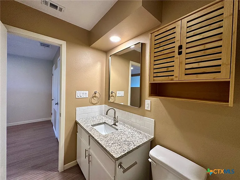 1409 N Bishop St #2 — Photo 8