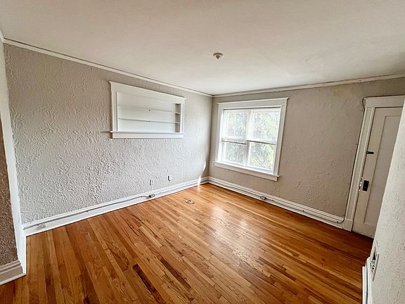 3rd image of 5019 Chippewa St #A