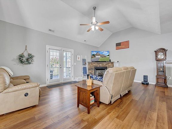 5th image of 3624 Ellen Dr