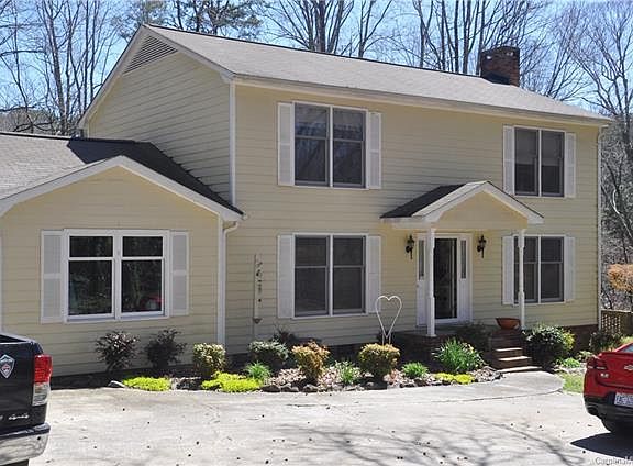 3rd image of 3900 Pine Cove Dr