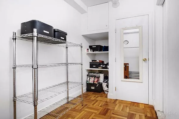 Rented by Anchor Associates | media 17