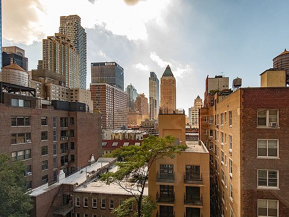 5th image of 330 W 56th St #9I