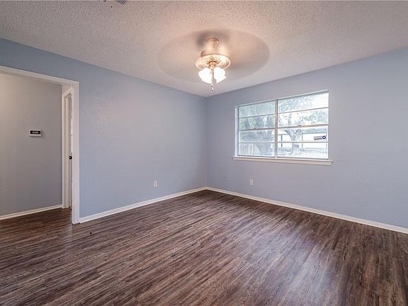 4th image of 4813 Jordan Park Dr