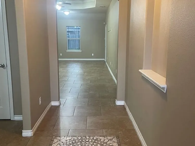 1106 Pinehollow Ln — Photo 3