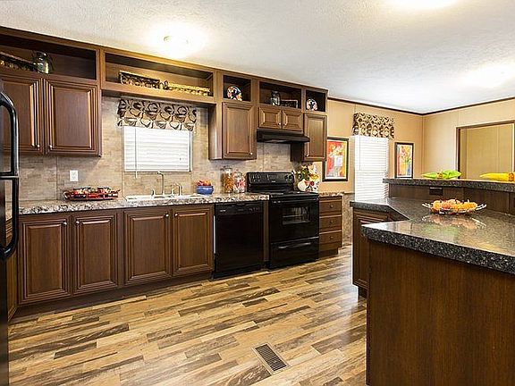 3rd image of 126 Shady Grove Dr