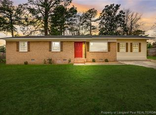 271 Decatur Dr, Fayetteville, NC 28303