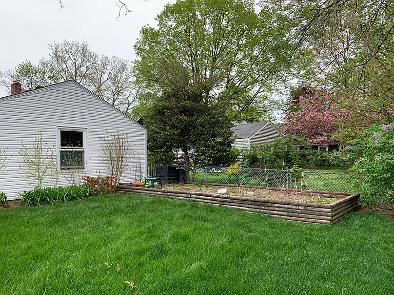 37 Spring Garden St — Photo 12