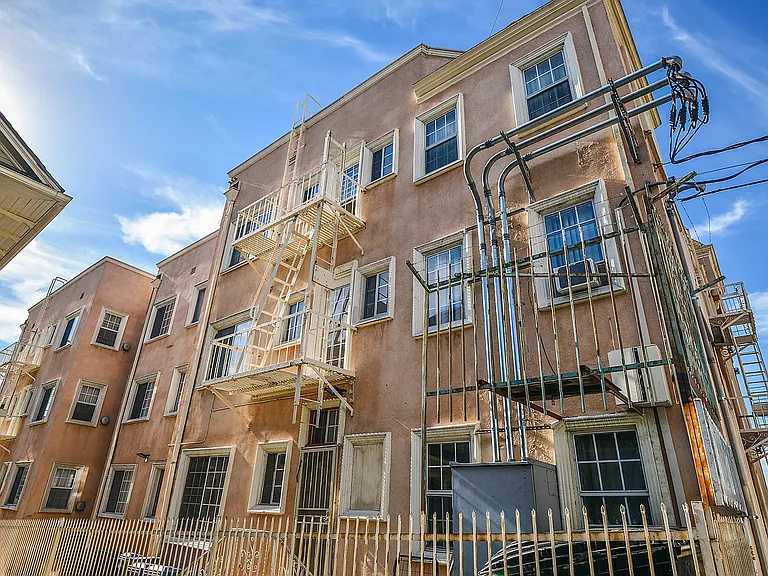 Soto Rose Apartments — Photo 78
