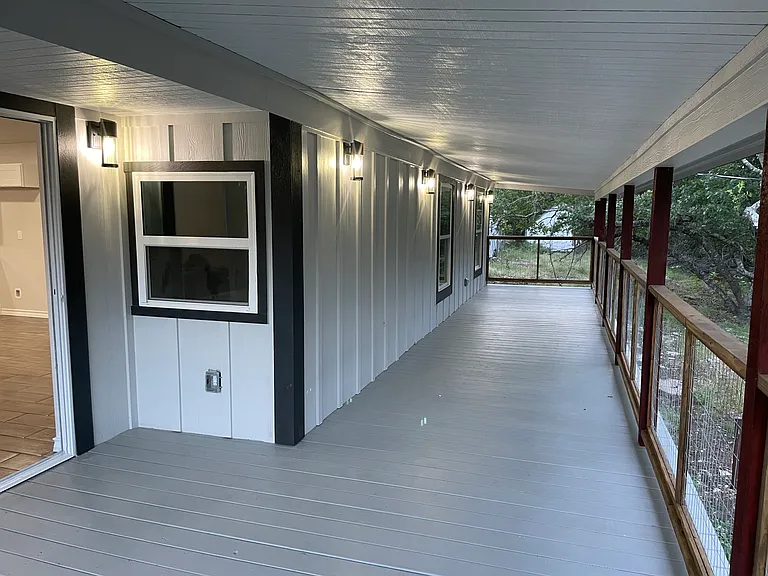 130 Creekview Dr — Photo 2