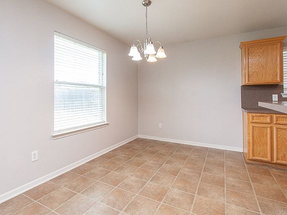 4th image of 10006 Diana Dr