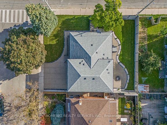 3rd image of 35 Munford Cres