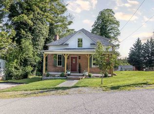 813 Gilbert St, Radford, VA 24141