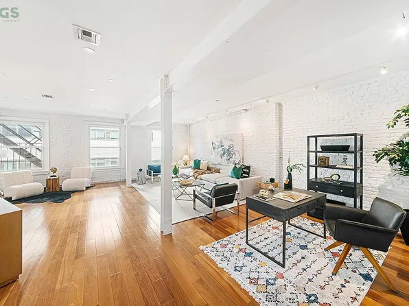 210 Spring St #3, New York, NY 10012