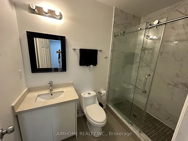 39 Lady Karen Cres #BASEMENT — Photo 8