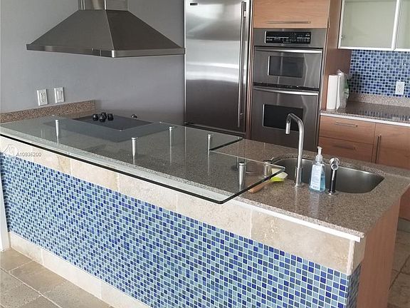 4th image of 218 SE 14th St APT 1207