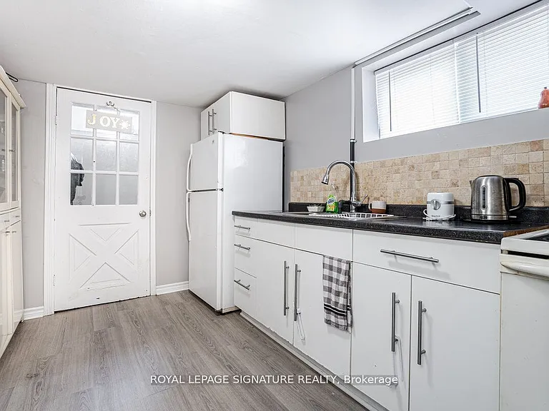 1078 Eastmount Ave #2 — Photo 8