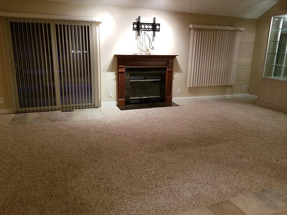 102 N Meadowbrook Rd