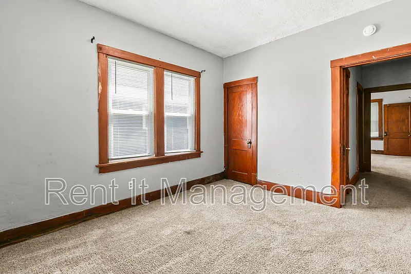 2 bed, 1.0 bath, 960 sqft, $1,300 — Photo 4