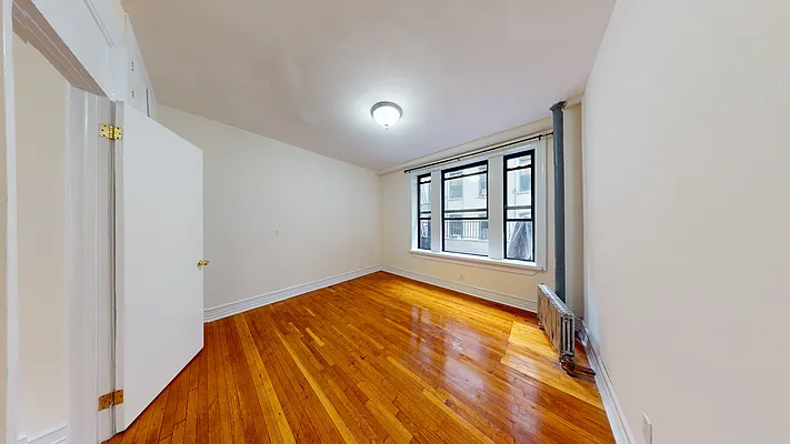 Rented by Bond New York | media 2