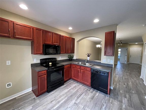 4th image of 15733 Stable Run Dr