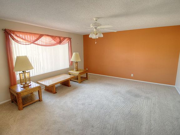 4th image of 4727 E Carmel Ave