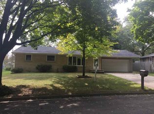 515 Peach Tree Ln, Green Bay, WI 54303