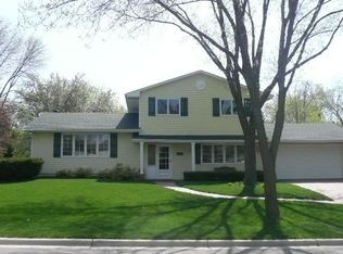 3313 Selkirk Dr, Burnsville, MN 55337