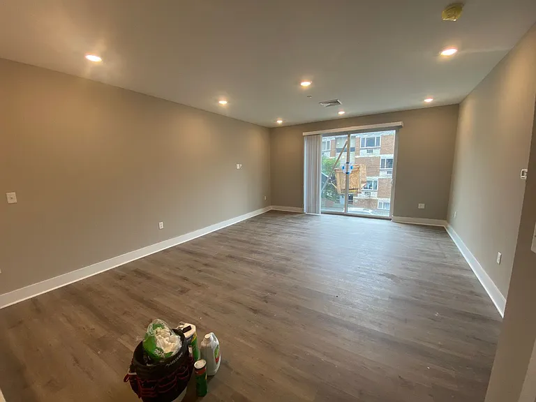 105 Morris Apartments — Photo 7