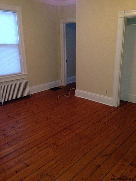 3rd image of 163 LAKE Avenue