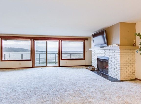 3rd image of 886 SE Bayshore Dr APT 202