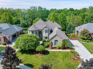 47051 Hidden River Cir N, Canton, MI 48188