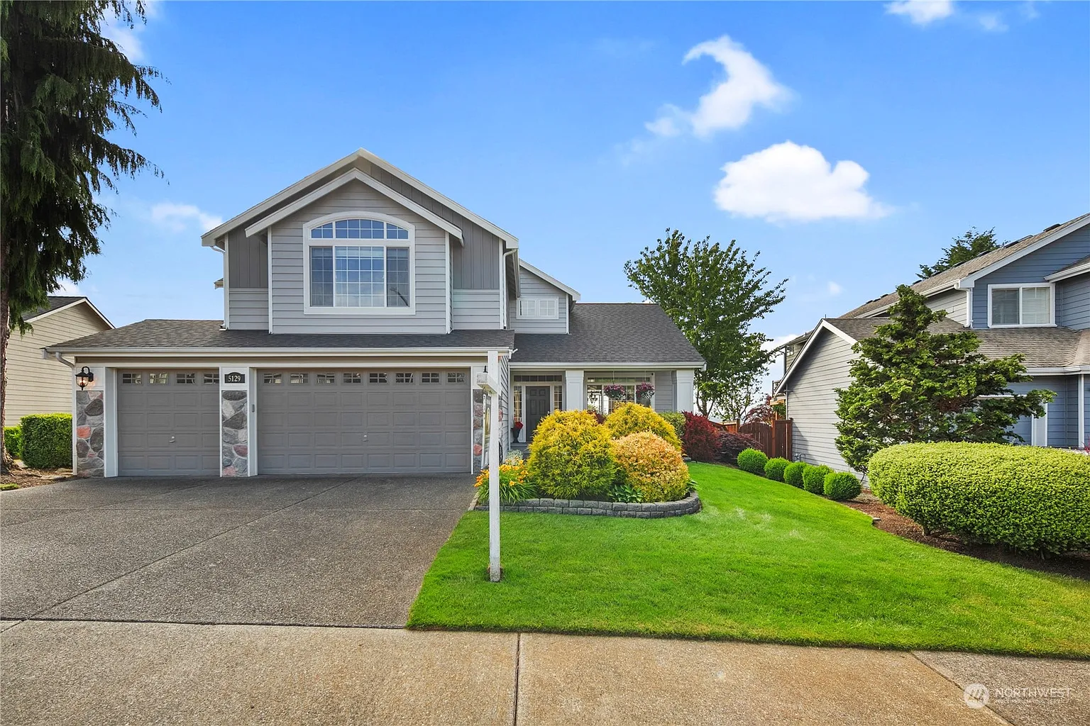 5129 Nathan Loop SE photo 1