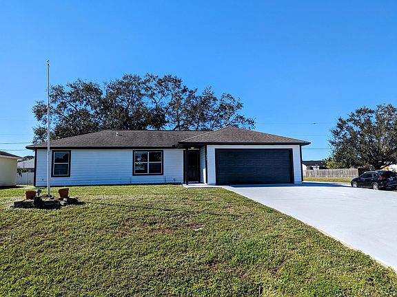 4th image of 1800 SW Cameo Boulevard