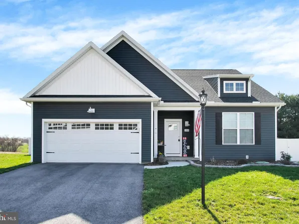 108 Oxford Blvd, New Oxford, PA 17350