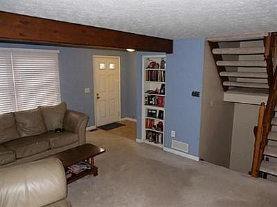 4th image of 2942 Hollyhead Dr