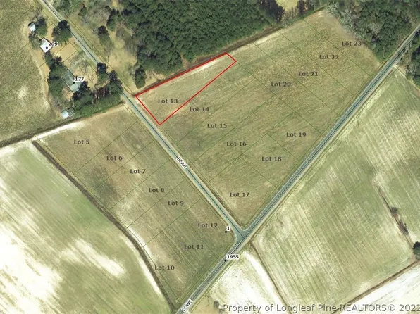 13 Bear Ln, Lumberton, NC 28360