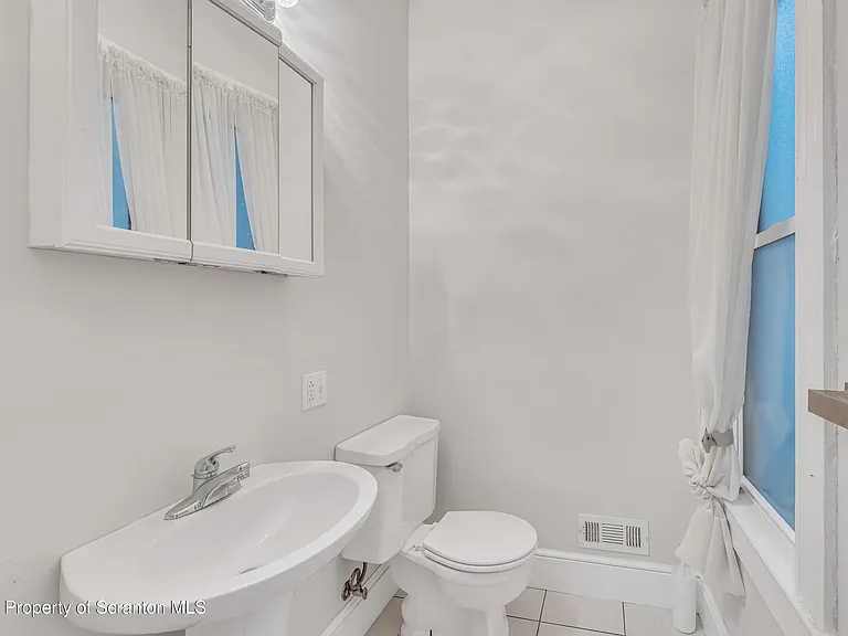 1703 Monsey Ave — Photo 7
