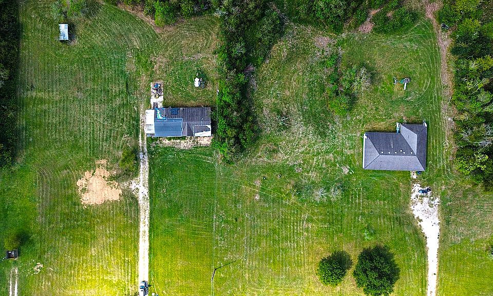 2nd image of 2020 Davis Bend Rd