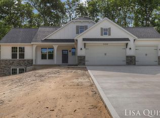 6262 Boulder Ridge Dr NE, Belmont, MI 49306