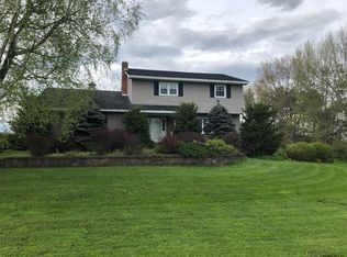 9 Cutter Dr, Johnstown, NY 12095