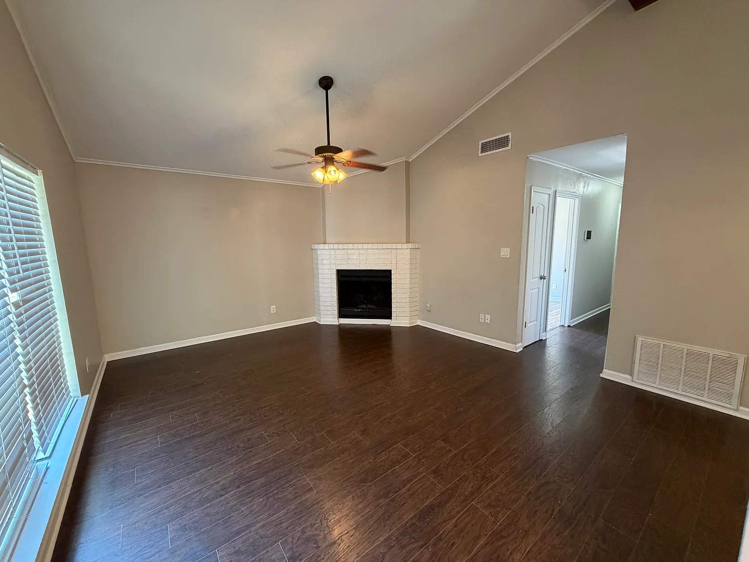 3 bed, 1242 sqft, $1,700 — Photo 4