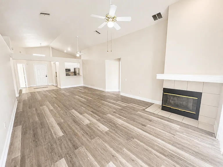 4201 Pine Isle Dr — Photo 5