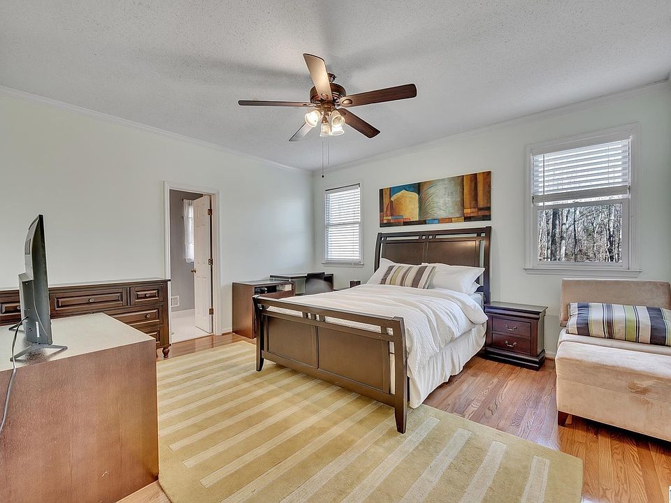 2nd image of 4701 Christie Ln