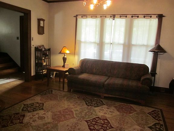 4th image of 1228 Saint Vincents Ave